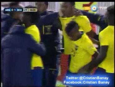 Video: "Solabarrieta" Ecuatoriano llora con histórico triunfo de su selección