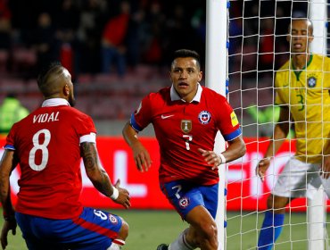 Alexis Sánchez igualó a Caszely en el tercer lugar de goleadores de la Roja