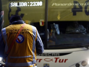 Autoridades fiscalizaron buses ante masiva salida por fin de semana largo