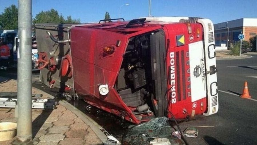 Quince muertos y 14 heridos al chocar bus y camión de bomberos en Honduras