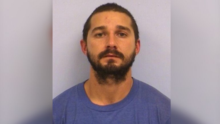 El actor Shia LaBeouf es arrestado en Texas por estar ebrio en público