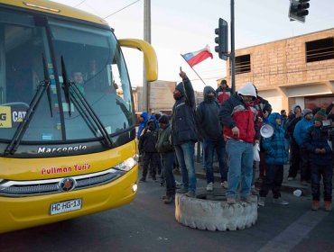 Trabajadores de Codelco abandonan toma de acceso a mina Radomiro Tomic