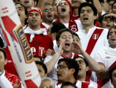 "El rival no duerme": Hinchas peruanos marcharán hacia hotel de la Roja