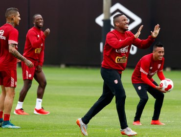 Prensa peruana pone sus fichas en aporte de Jefferson Farfán ante Chile