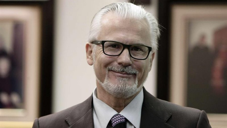 Garzón insta a Chile a no cerrarse al diálogo con Bolivia sobre el mar