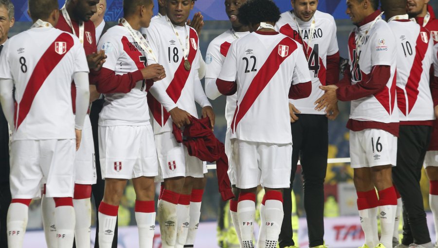 Prensa peruana califica duelo ante Chile como "una guerra, revancha, combate"