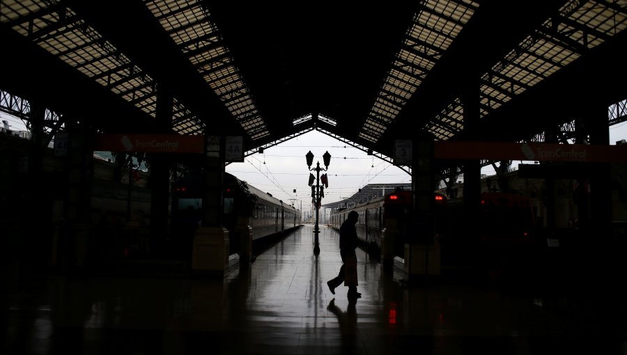 Comenzó suspensión de servicios de ferrocarriles entre Santiago y Chillán