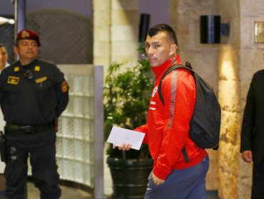 Gary Medel viajó a Italia tras exitosa semana defendiendo a la Roja