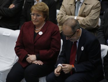 Bachelet lamenta "gran endeudamiento" de los chilenos