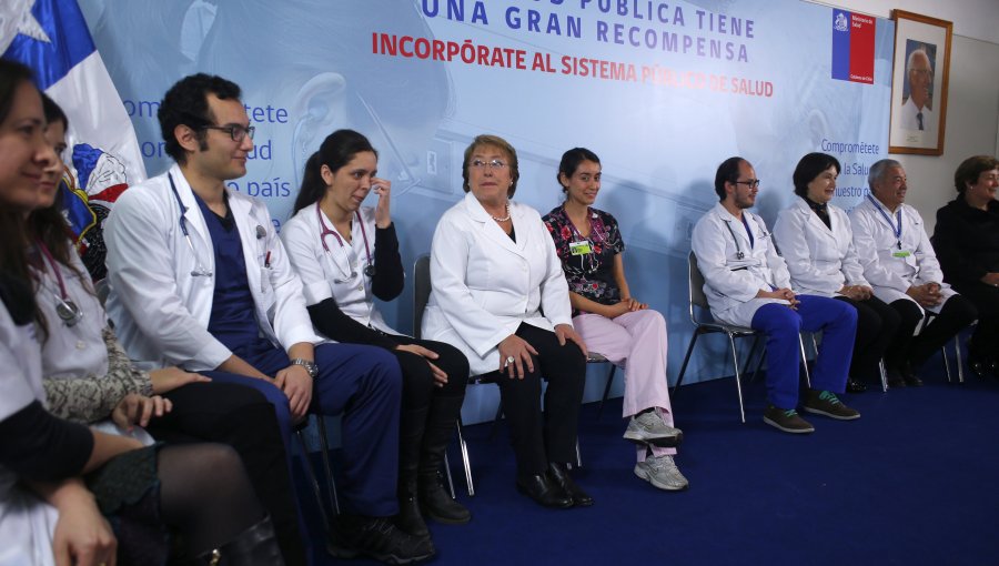 Presidenta Bachelet lanza campaña “Chile necesita más médicos y especialistas"