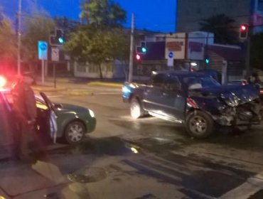 Choque entre camioneta y bus del Transantiago en Ñuñoa no dejó lesionados