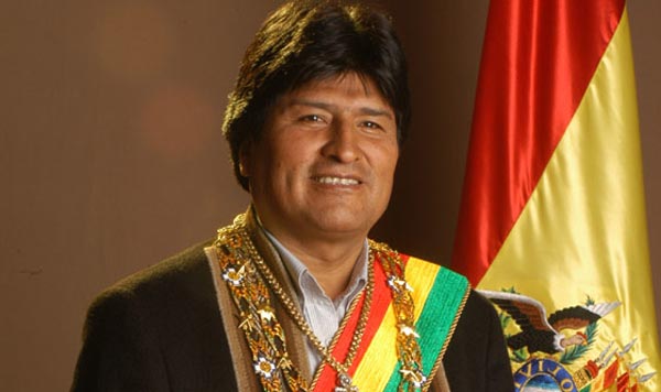 Morales anuncia crédito chino de 7.000 millones dólares para obras y energía