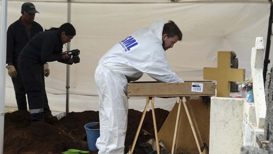 Exhuman los cadáveres de dos hombres que murieron en hospital de Panguipulli