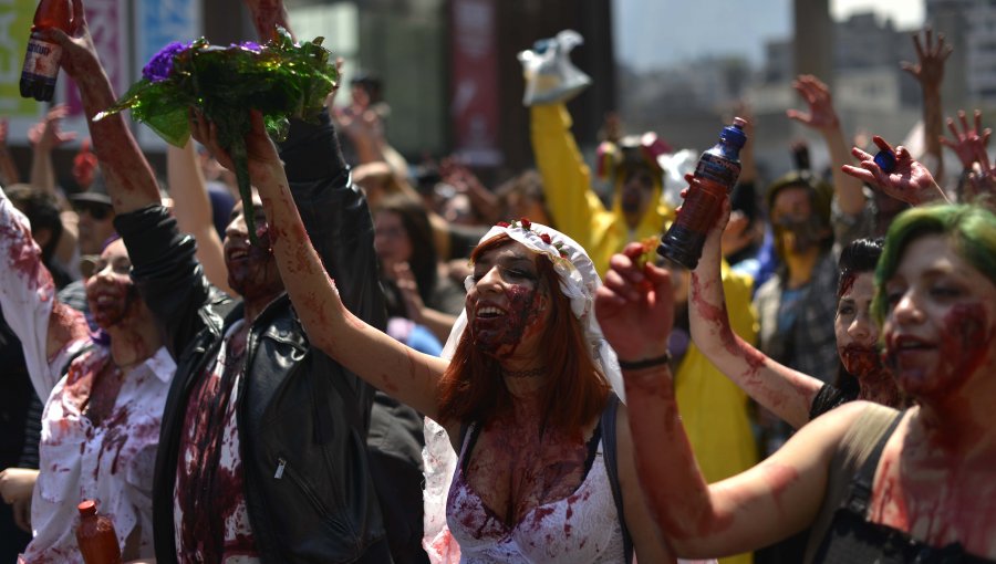 Los zombies invadieron las calles de Santiago