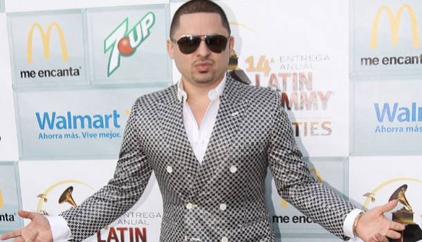 Cárcel estadounidense espera al cantante mexicano Larry Hernández