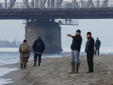 Buscan a ocho desaparecidos al volcar transbordador ucraniano en el mar Negro