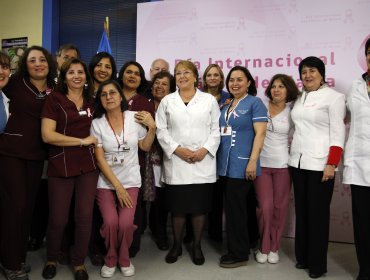 Presidenta: La mejor forma de luchar contra cáncer de mama es crear conciencia