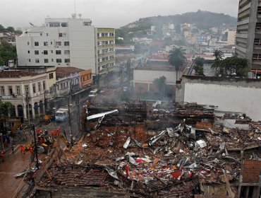 Ocho heridos por explosión que derrumbó edificación en Río de Janeiro