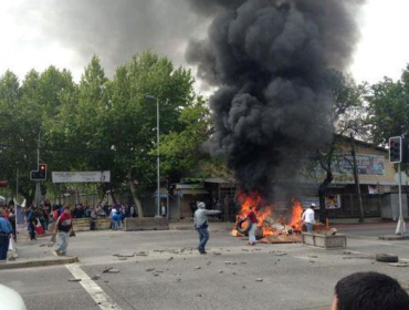 Trabajadores del Mall del Mueble protestaron con barricadas en Barrio Franklin