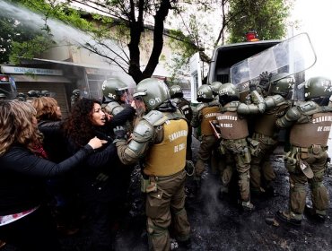 Carabineros detuvo a trabajadores del Mall del Mueble tras protestas