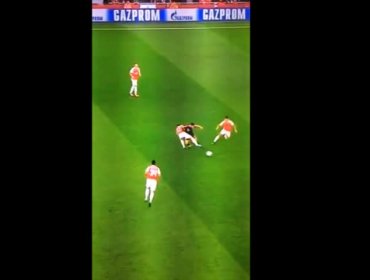 Alexis Sánchez y el túnel a Arturo Vidal