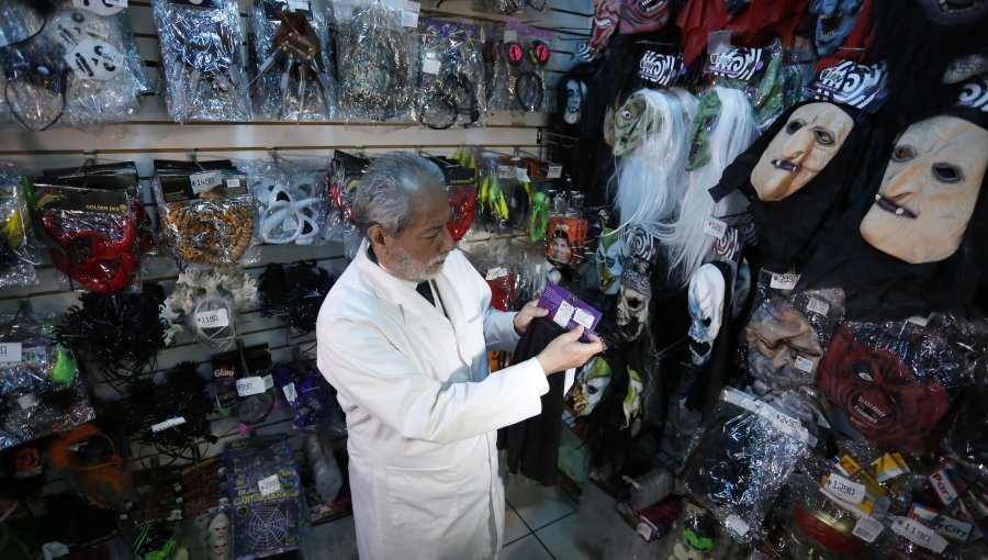 Retiran de la venta más de 2 mil disfraces y máscaras para Halloween irregulares