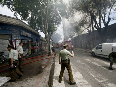 Once compañías de Bomberos trabajan en incendio en barrio Bellavista