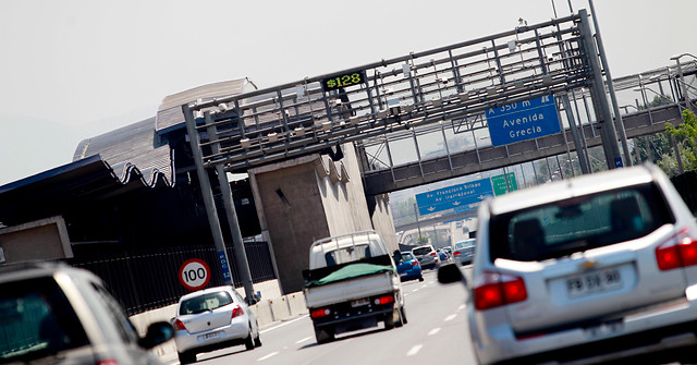 Gobierno firma convenio para identificación de vehículos robados en autopistas