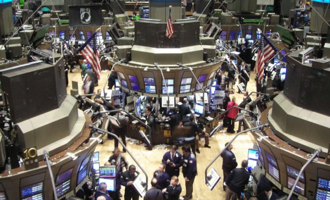 Wall Street cierra con alzas y el Dow Jones sube un 0,90 %