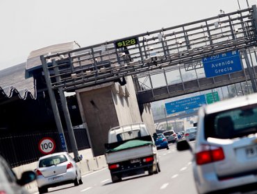 Gobierno firma convenio para identificación de vehículos robados en autopistas