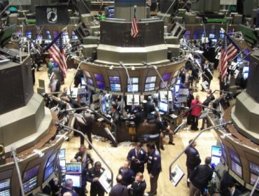 Wall Street cierra con alzas y el Dow Jones sube un 0,90 %