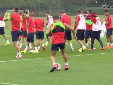 Alexis Sánchez se divierte en práctica del Arsenal