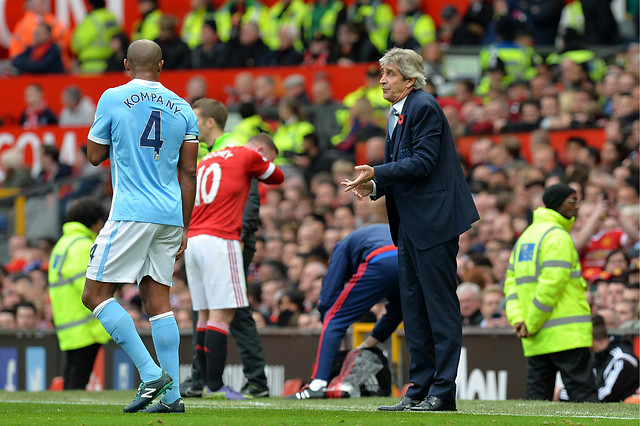 El City de Pellegrini igualó en el clásico de Manchester y sigue de líder