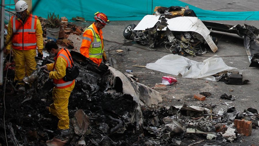 Sube a siete la cifra de fallecidos por caída de avión en Bogotá