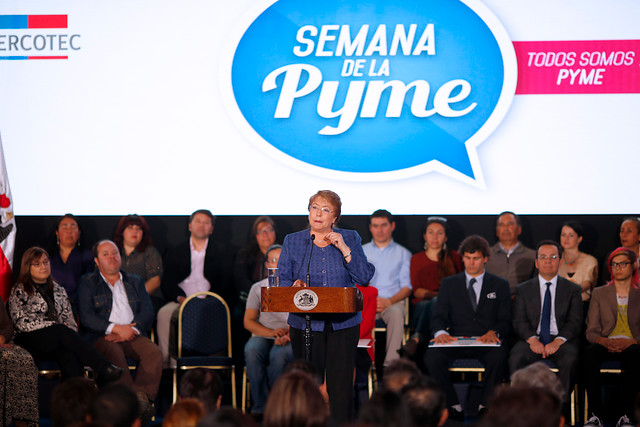 Presidenta Bachelet entregó certificados de Capital Semilla a emprendedores