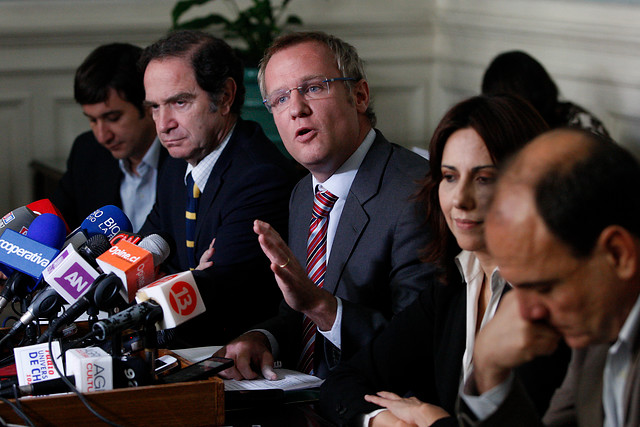 Chile Vamos estudiará una propuesta constitucional y la presentará al gobierno