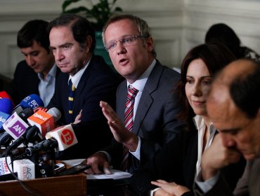 Chile Vamos estudiará una propuesta constitucional y la presentará al gobierno