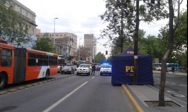 Joven cae muerto en plena Alameda tras ser golpeado y apuñalado por desconocidos