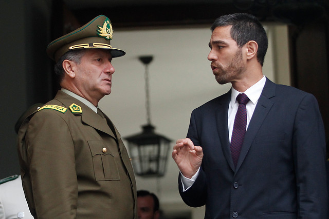 Gobierno y Carabineros respaldan a general que mató a delincuente en "portonazo"