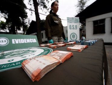 Carabineros detiene a integrantes de banda que clonó 190 tarjetas