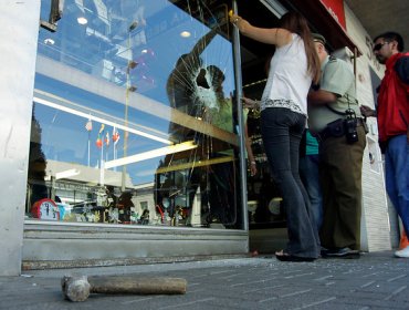 Asaltan con arma hechiza y roban lentes de local de Portal la Dehesa