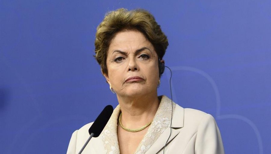 La aprobación del Gobierno de Rousseff sigue por debajo de 10 %