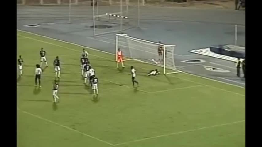 Video: Anota un golazo y celebre con acto de magia