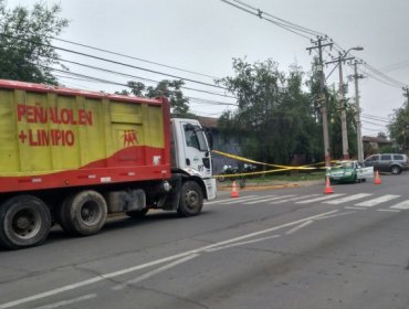 Conductor dispara a trabajadores de camión de basura frente a colegio