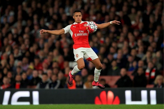 Jugador inglés pone a Alexis al mismo nivel que Messi y Cristiano Ronaldo