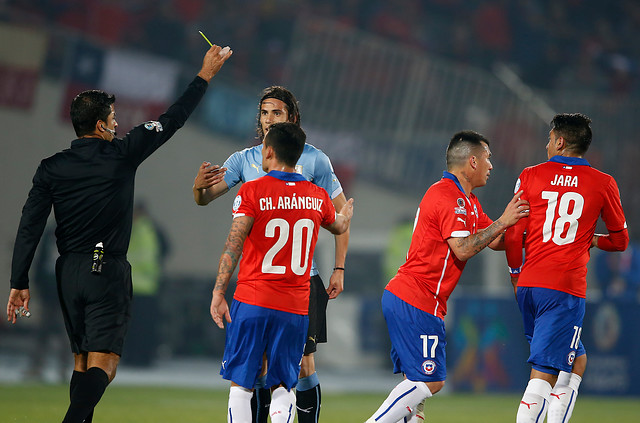 La Roja ya tiene árbitros para duelos contra Colombia y Uruguay