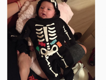 Faloon Larraguibel ya disfrazó a su hija para Halloween