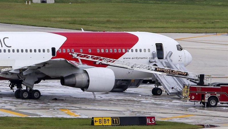 Incendio en avión rumbo a Venezuela desde EEUU deja al menos 15 heridos