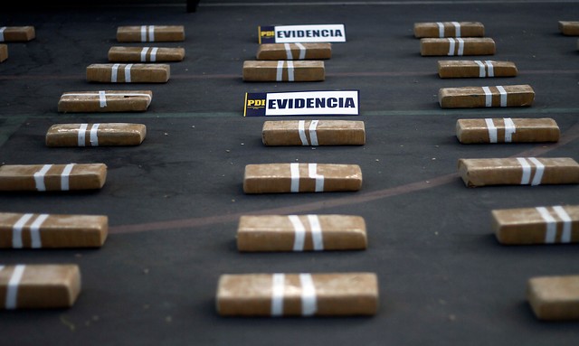 Detienen a narcotraficantes con 144 kilos de marihuana en peaje de Pichidangui