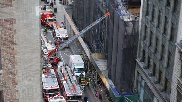 Un muerto tras el derrumbe de un edificio en obras en Nueva York